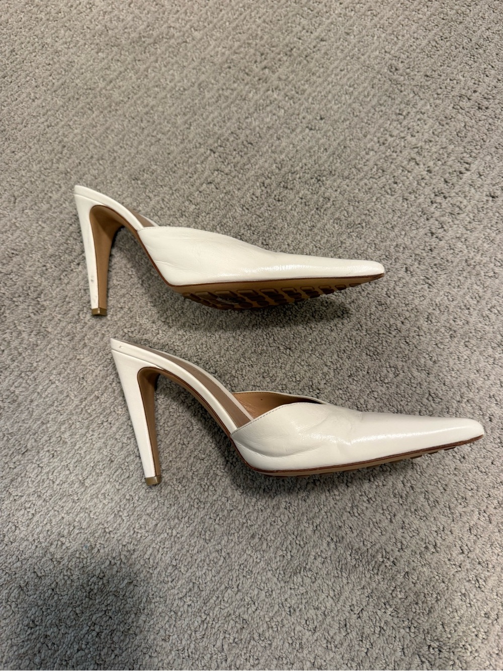 Bottega Veneta Pointed-Toe Leather Mule Heels - Picture 4 of 4